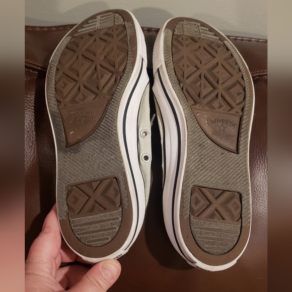 Womens 9 shoreline converse - Picture 3 of 5